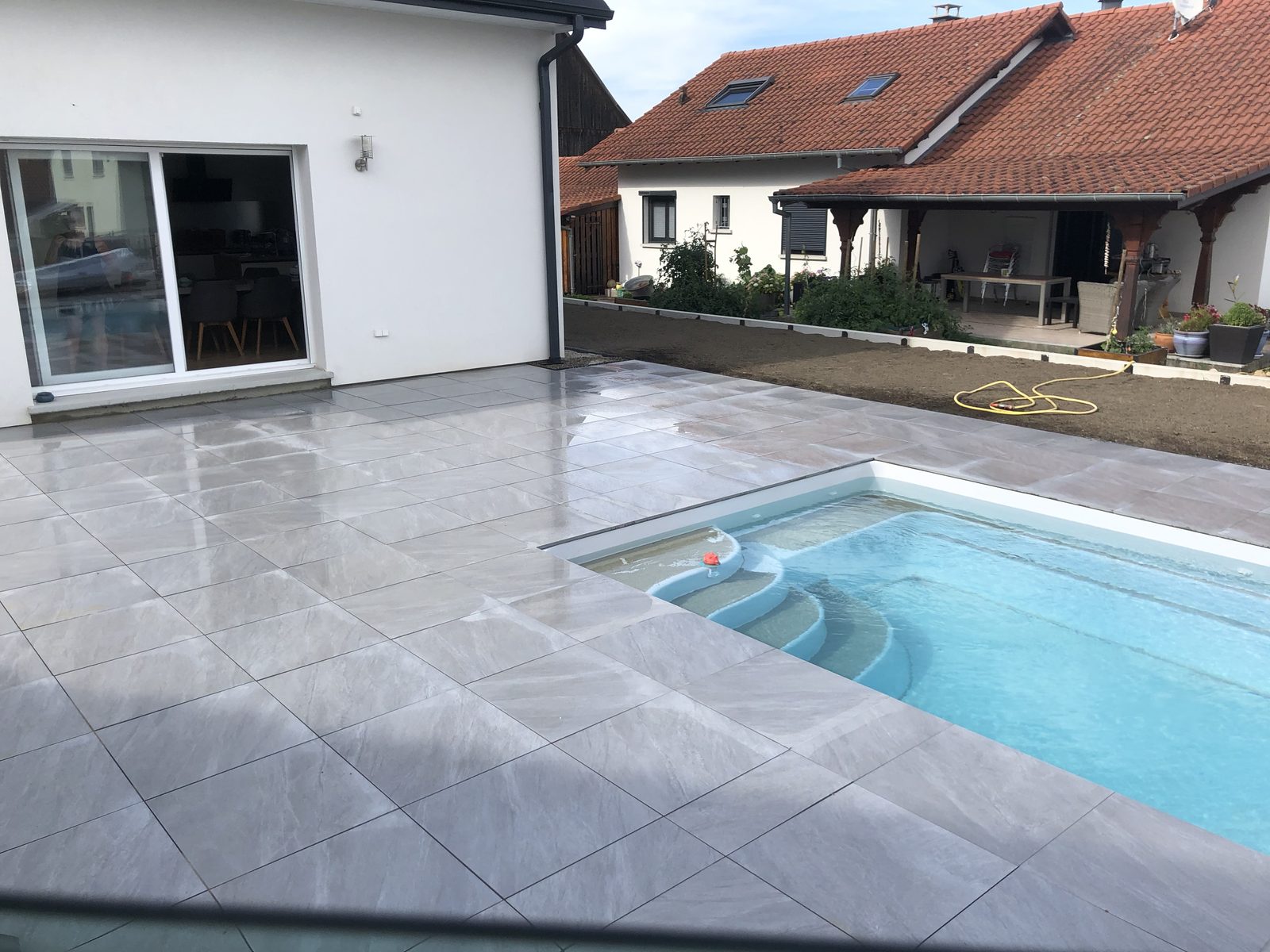 Terrasse et margelles de piscine — Aménagements extérieurs